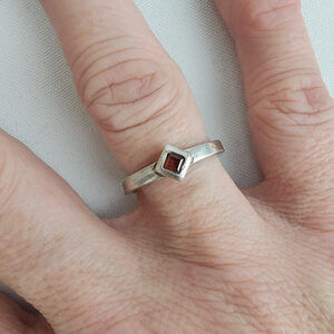 925 Sterling Silver NVC Red Gemstone Stacking Ring Size 8
